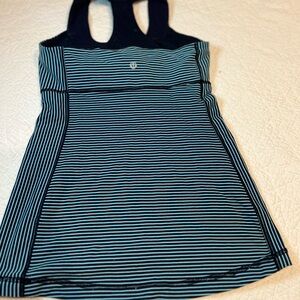 Lululemon top size 6
